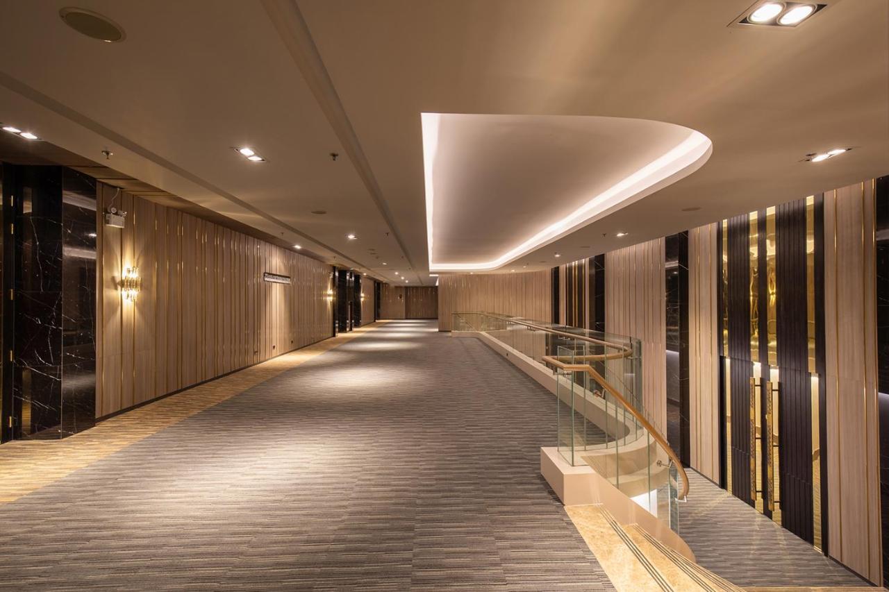 The Heritage Chiang Rai Hotel And Convention Экстерьер фото The interior of the hotel